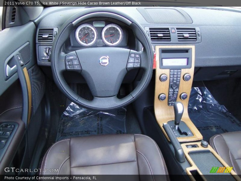 Ice White / Soverign Hide Cacao Brown Leather/Off Black 2011 Volvo C70 T5
