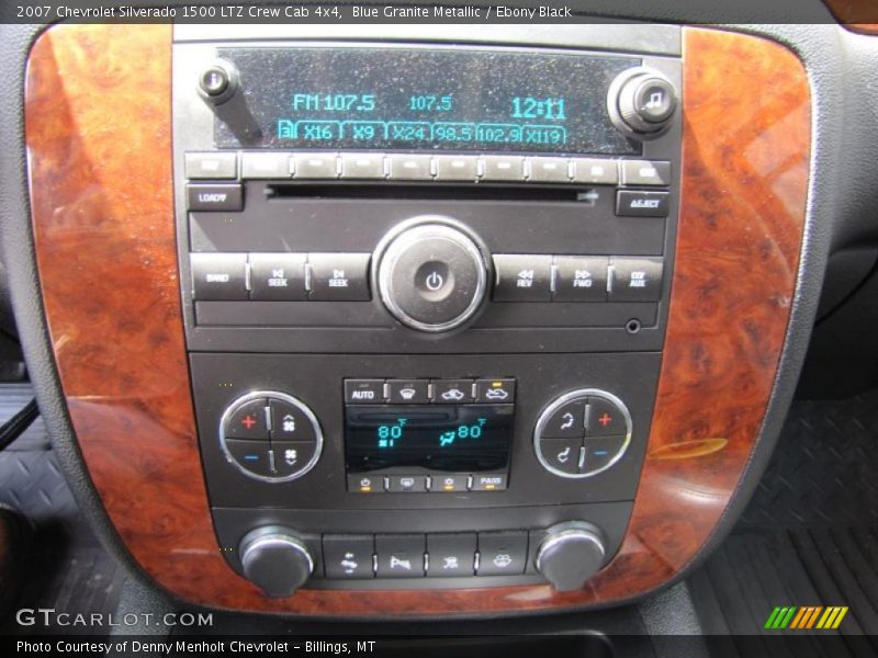 Controls of 2007 Silverado 1500 LTZ Crew Cab 4x4