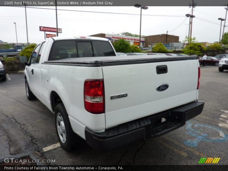 Oxford White / Medium Flint Grey 2005 Ford F150 XL SuperCab
