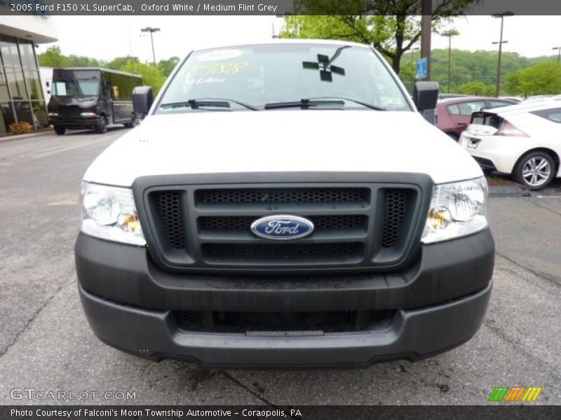 Oxford White / Medium Flint Grey 2005 Ford F150 XL SuperCab