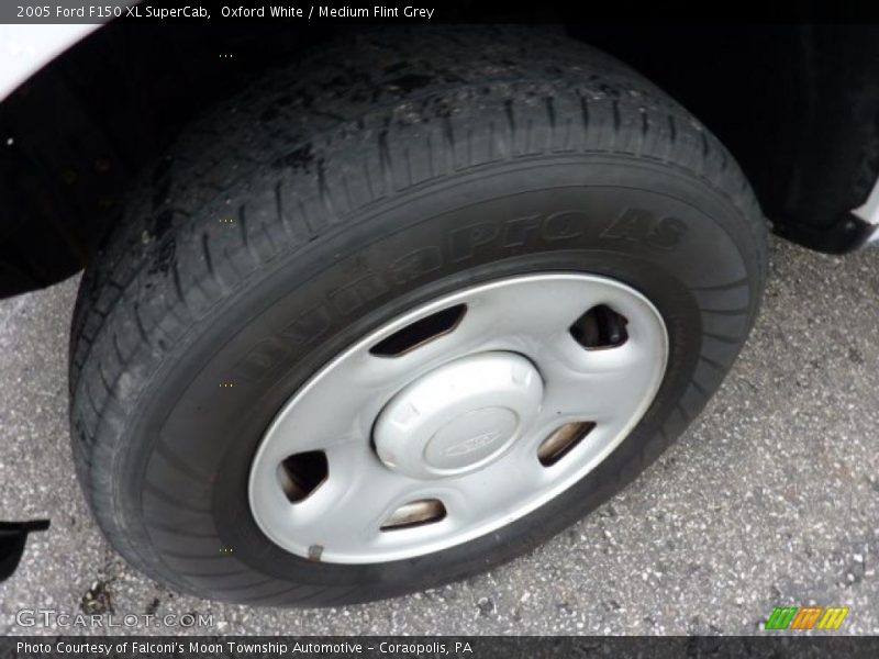 Oxford White / Medium Flint Grey 2005 Ford F150 XL SuperCab