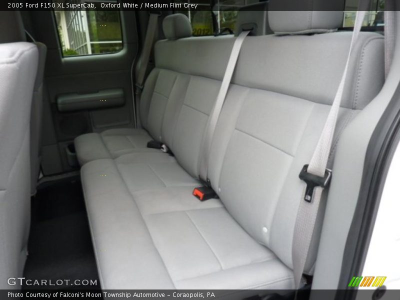Oxford White / Medium Flint Grey 2005 Ford F150 XL SuperCab