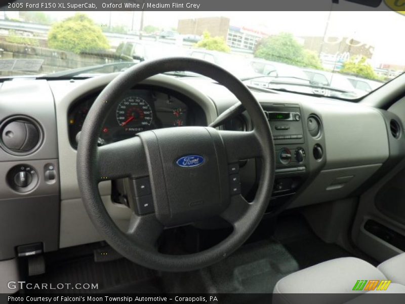 Oxford White / Medium Flint Grey 2005 Ford F150 XL SuperCab