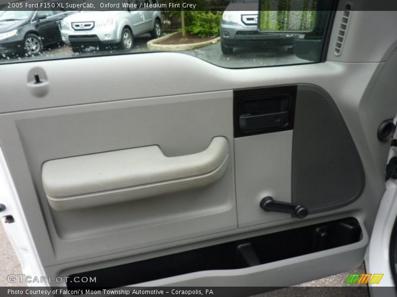 Oxford White / Medium Flint Grey 2005 Ford F150 XL SuperCab