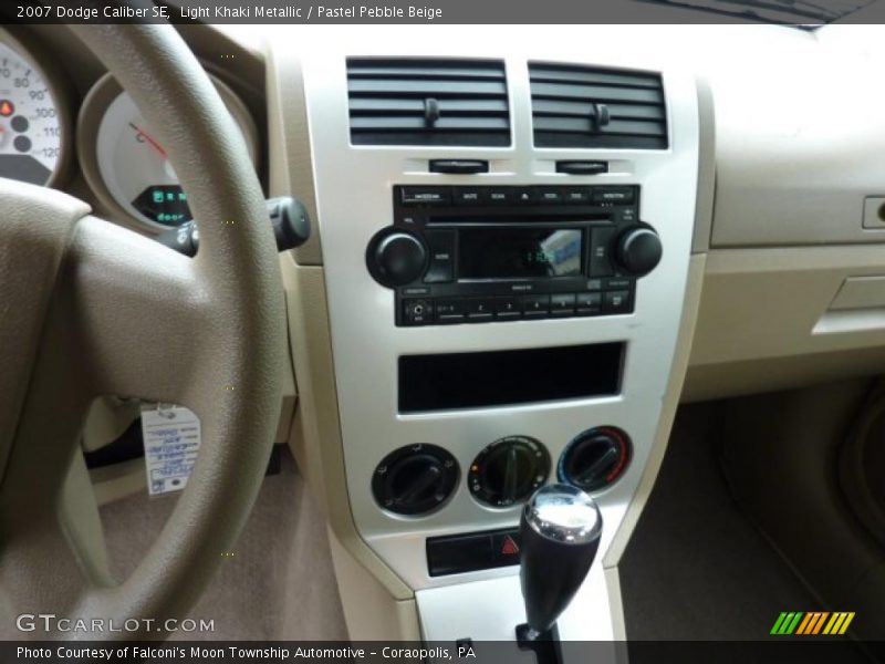 Light Khaki Metallic / Pastel Pebble Beige 2007 Dodge Caliber SE