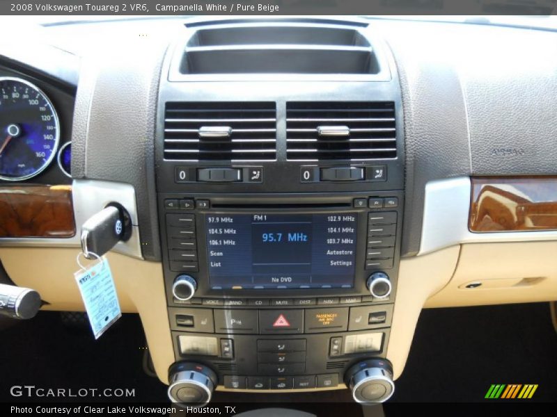 Campanella White / Pure Beige 2008 Volkswagen Touareg 2 VR6