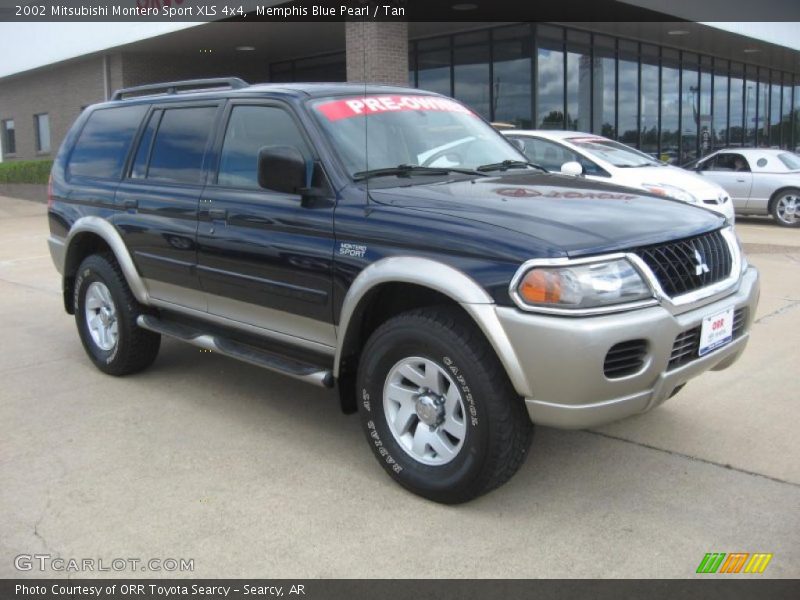 Front 3/4 View of 2002 Montero Sport XLS 4x4
