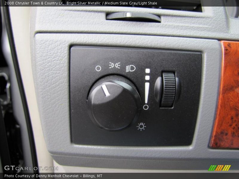 Bright Silver Metallic / Medium Slate Gray/Light Shale 2008 Chrysler Town & Country LX