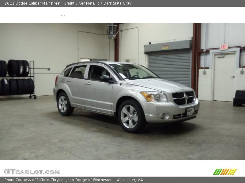 Bright Silver Metallic / Dark Slate Gray 2011 Dodge Caliber Mainstreet