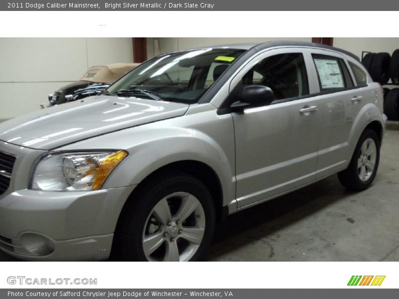 Bright Silver Metallic / Dark Slate Gray 2011 Dodge Caliber Mainstreet