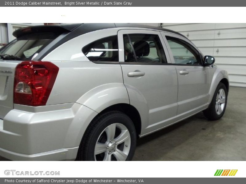 Bright Silver Metallic / Dark Slate Gray 2011 Dodge Caliber Mainstreet