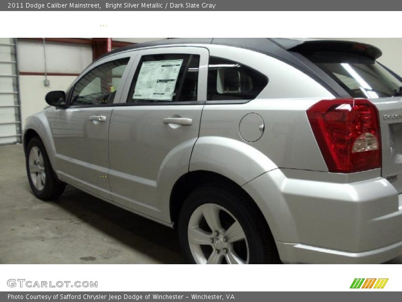 Bright Silver Metallic / Dark Slate Gray 2011 Dodge Caliber Mainstreet