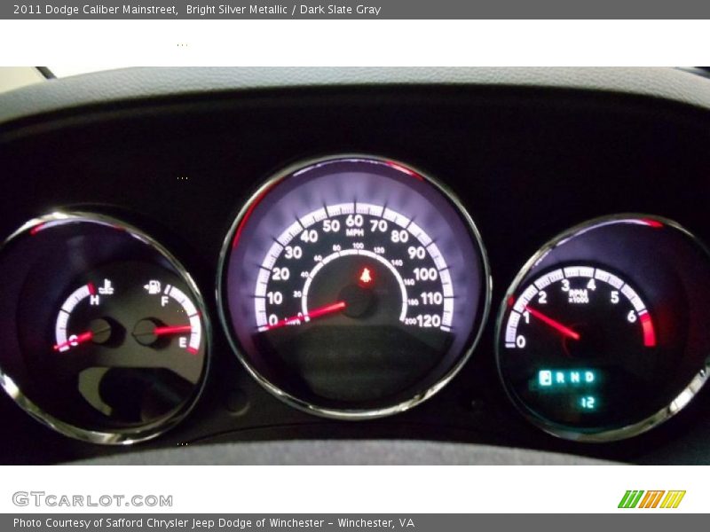 Bright Silver Metallic / Dark Slate Gray 2011 Dodge Caliber Mainstreet