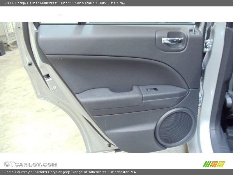 Bright Silver Metallic / Dark Slate Gray 2011 Dodge Caliber Mainstreet