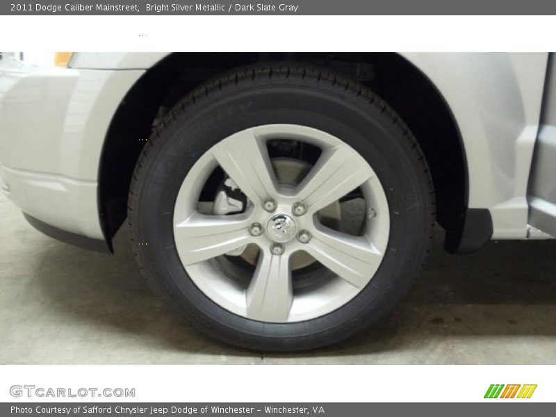 Bright Silver Metallic / Dark Slate Gray 2011 Dodge Caliber Mainstreet