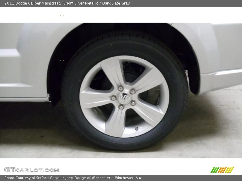 Bright Silver Metallic / Dark Slate Gray 2011 Dodge Caliber Mainstreet