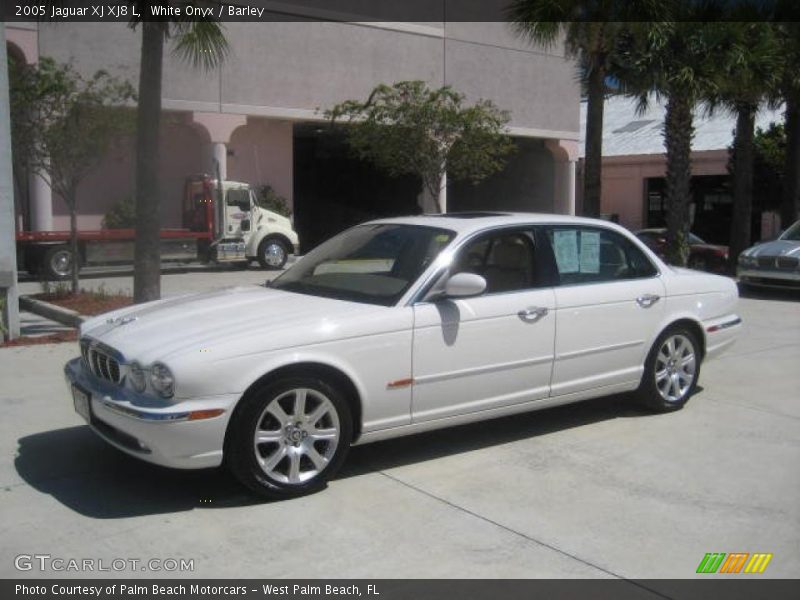White Onyx / Barley 2005 Jaguar XJ XJ8 L