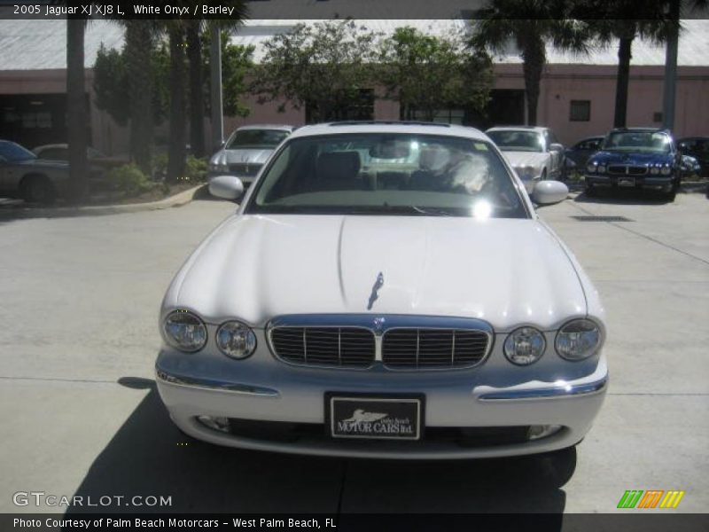 White Onyx / Barley 2005 Jaguar XJ XJ8 L