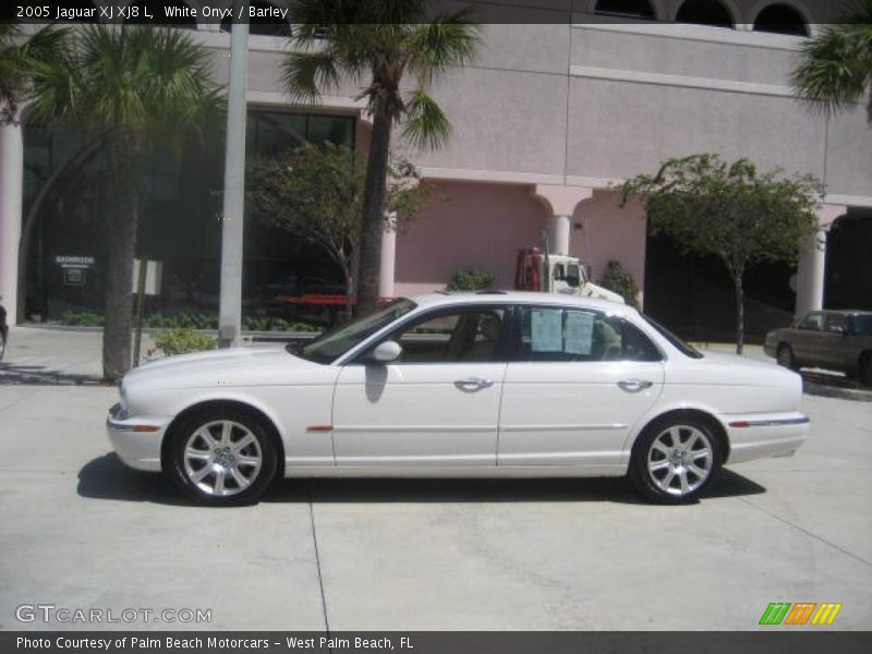 White Onyx / Barley 2005 Jaguar XJ XJ8 L