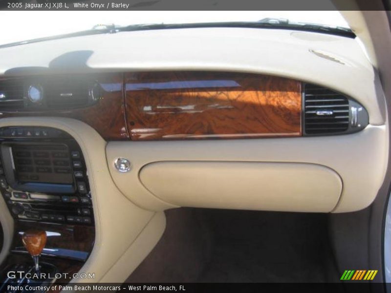 White Onyx / Barley 2005 Jaguar XJ XJ8 L