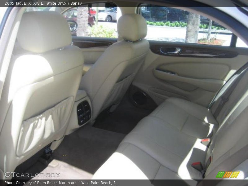 White Onyx / Barley 2005 Jaguar XJ XJ8 L