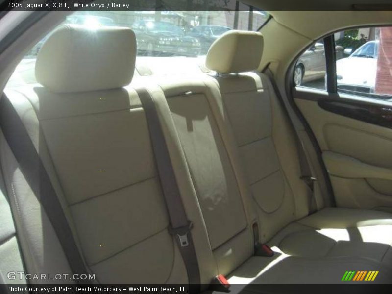 White Onyx / Barley 2005 Jaguar XJ XJ8 L