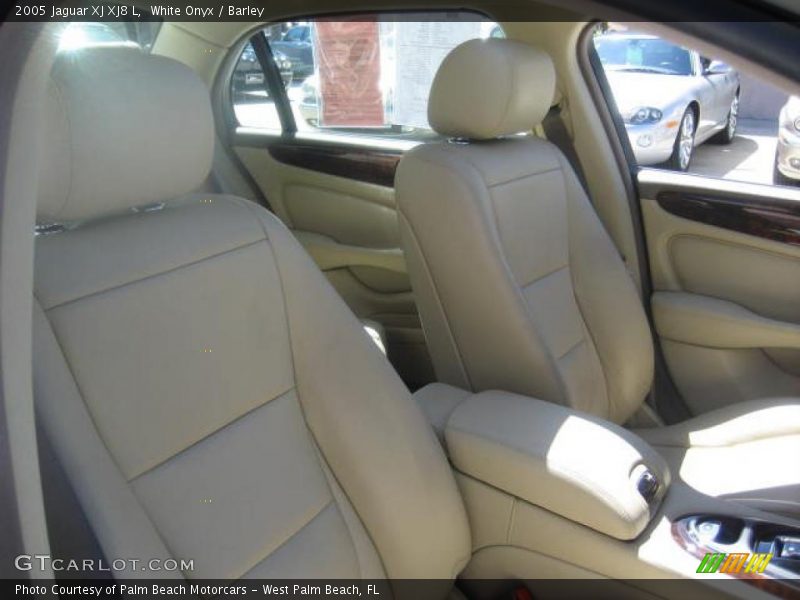 White Onyx / Barley 2005 Jaguar XJ XJ8 L