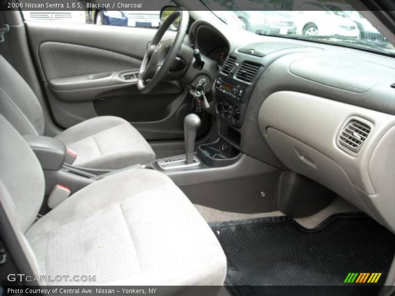 Blackout / Charcoal 2006 Nissan Sentra 1.8 S