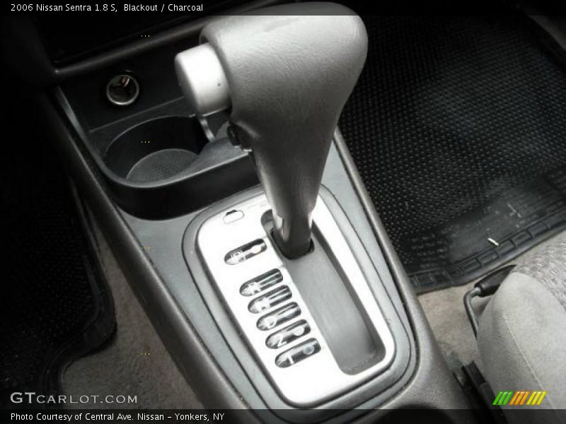 Blackout / Charcoal 2006 Nissan Sentra 1.8 S