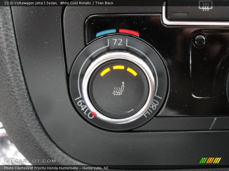 White Gold Metallic / Titan Black 2010 Volkswagen Jetta S Sedan