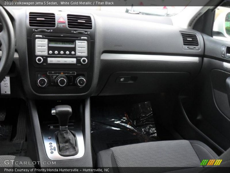 White Gold Metallic / Titan Black 2010 Volkswagen Jetta S Sedan