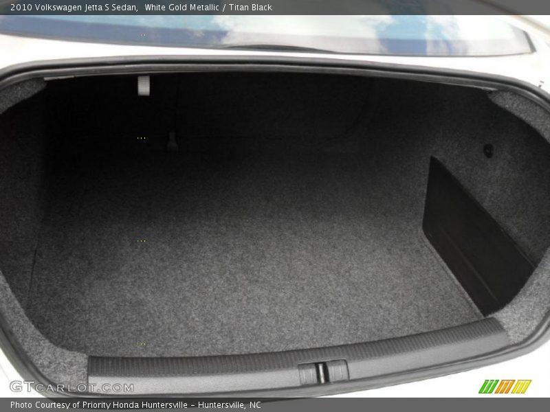 White Gold Metallic / Titan Black 2010 Volkswagen Jetta S Sedan