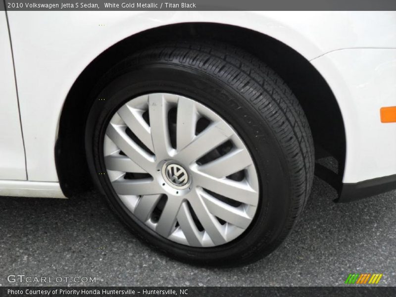 White Gold Metallic / Titan Black 2010 Volkswagen Jetta S Sedan