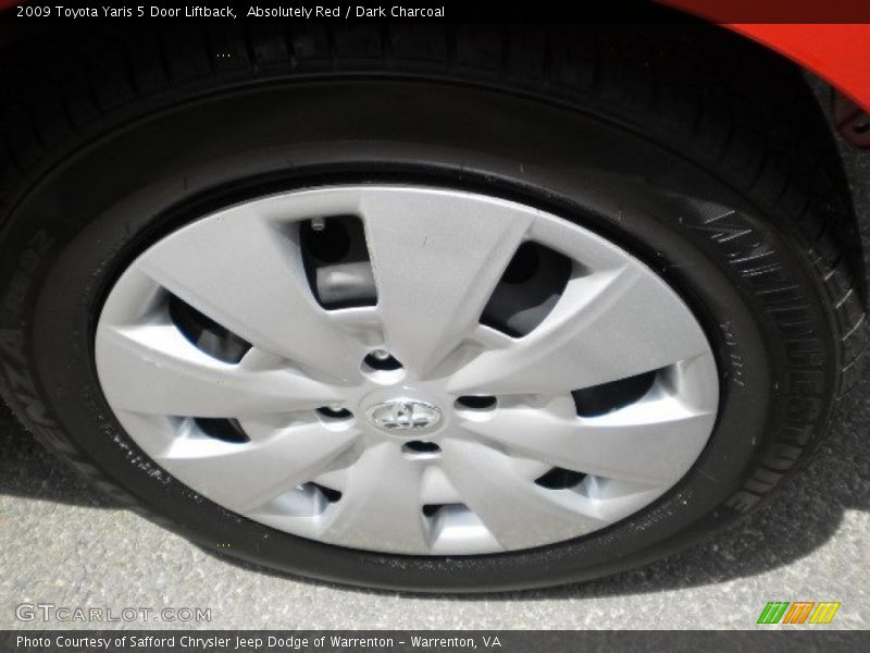 Absolutely Red / Dark Charcoal 2009 Toyota Yaris 5 Door Liftback