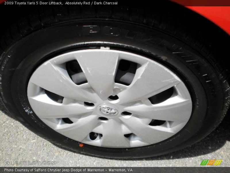 Absolutely Red / Dark Charcoal 2009 Toyota Yaris 5 Door Liftback