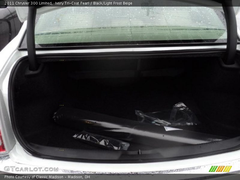 Ivory Tri-Coat Pearl / Black/Light Frost Beige 2011 Chrysler 300 Limited