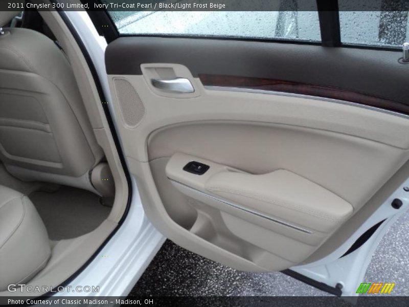 Ivory Tri-Coat Pearl / Black/Light Frost Beige 2011 Chrysler 300 Limited