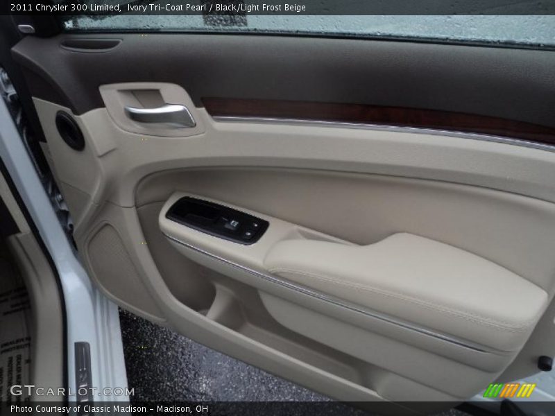 Ivory Tri-Coat Pearl / Black/Light Frost Beige 2011 Chrysler 300 Limited