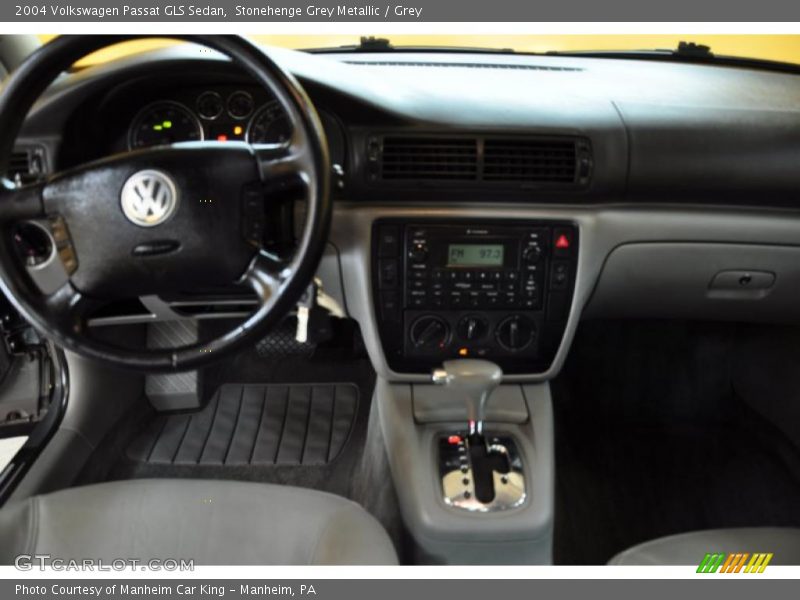 Stonehenge Grey Metallic / Grey 2004 Volkswagen Passat GLS Sedan