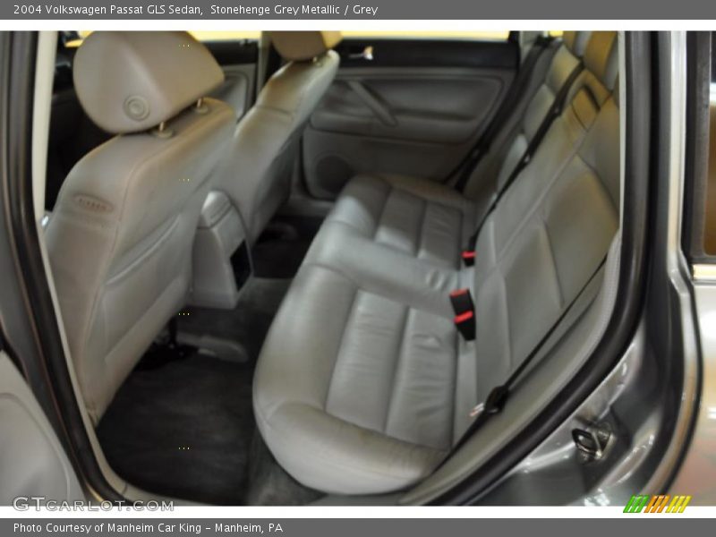 Stonehenge Grey Metallic / Grey 2004 Volkswagen Passat GLS Sedan