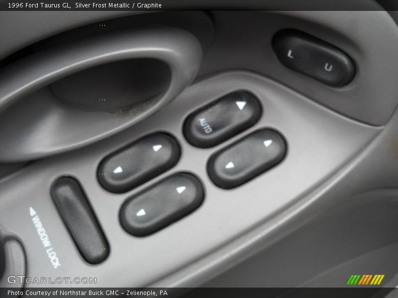 Silver Frost Metallic / Graphite 1996 Ford Taurus GL