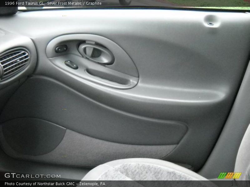Silver Frost Metallic / Graphite 1996 Ford Taurus GL