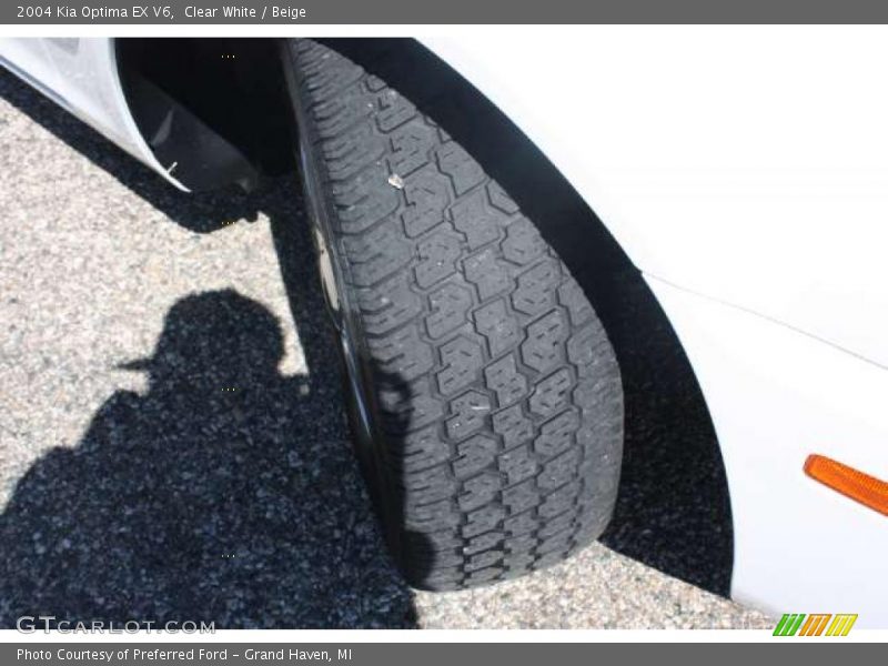 Clear White / Beige 2004 Kia Optima EX V6