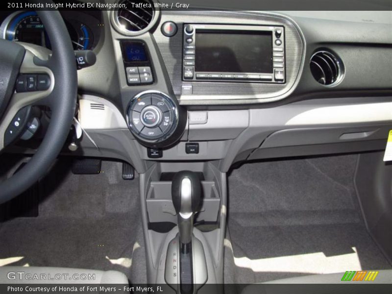 Controls of 2011 Insight Hybrid EX Navigation