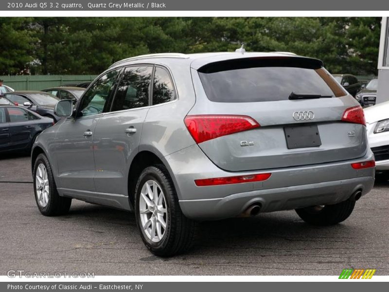 Quartz Grey Metallic / Black 2010 Audi Q5 3.2 quattro