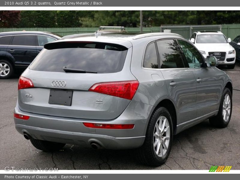 Quartz Grey Metallic / Black 2010 Audi Q5 3.2 quattro