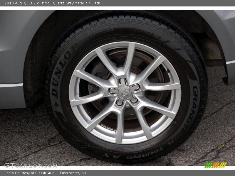 Quartz Grey Metallic / Black 2010 Audi Q5 3.2 quattro