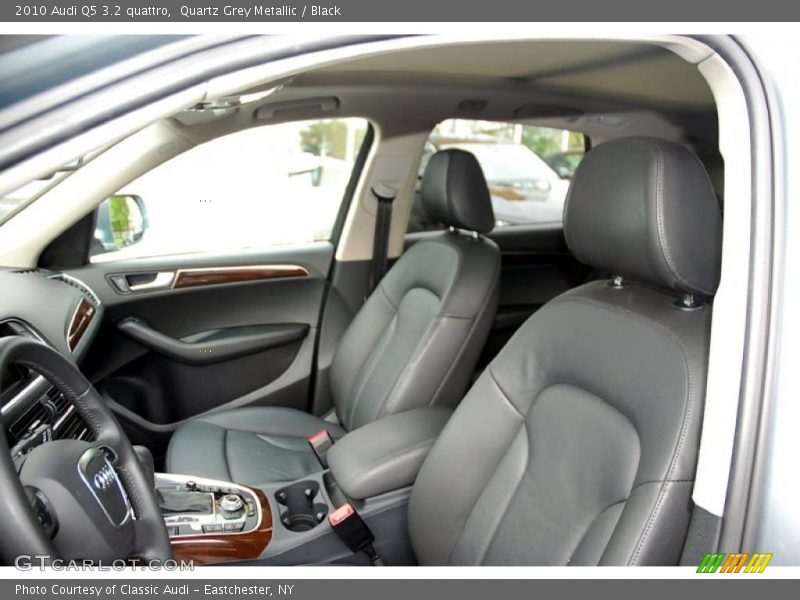 Quartz Grey Metallic / Black 2010 Audi Q5 3.2 quattro