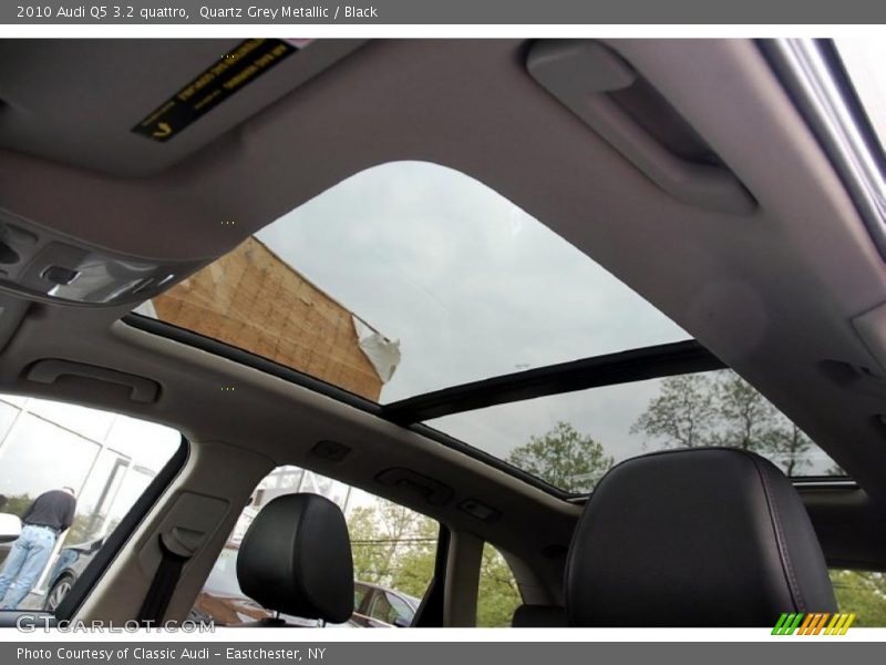 Quartz Grey Metallic / Black 2010 Audi Q5 3.2 quattro