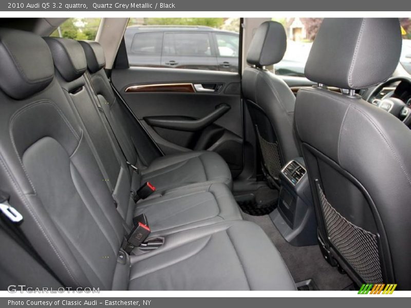Quartz Grey Metallic / Black 2010 Audi Q5 3.2 quattro